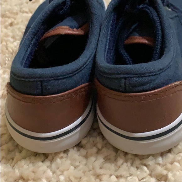 Boys  Austin Tradings Co canvas shoes size 11 - Picture 4 of 7